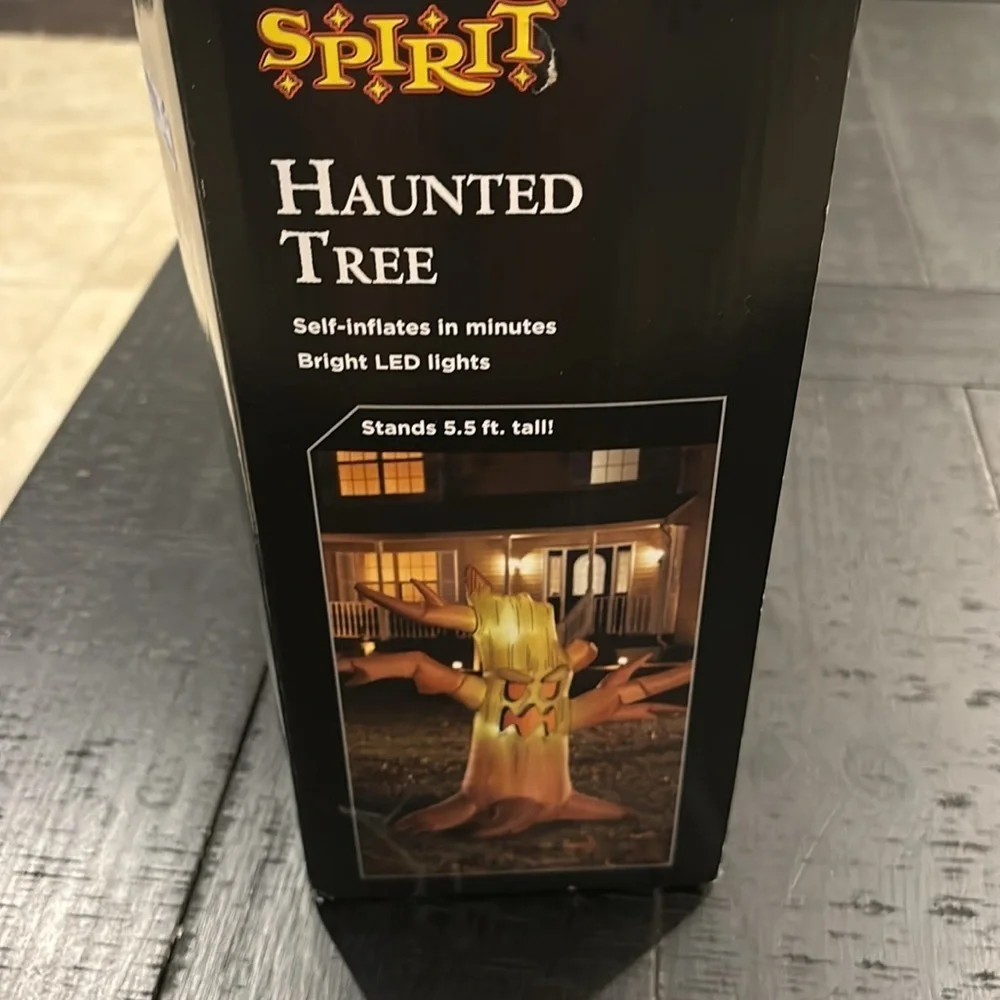 Spirit Halloween Outdoor Airblown Inflatable Creepy Haunted Tree​​​ Decoration​​